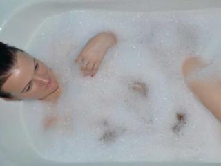 Picture of the sexy profile of DollFace69, for a very hot webcam live show !