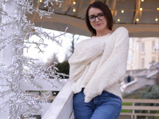 TynaHelenne - Show sex avec une Resplendissante jeune femme en chaleur à la crinière d'or sur la plateforme XLove.com 