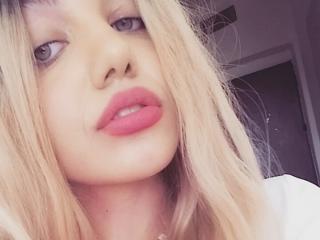 HypnoticLuciaX - Webcam live sexy avec cette Resplendissante beauté en chaleur avec un corps parfait sur le service XLove.com 