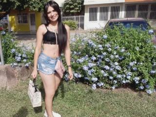 CristalHugetss - Show sex with a shaved vagina Transgender 