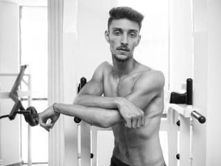 LandonBlake - Webcam live sex avec ce Homme au sexe épilé sur Xlove-Gay 